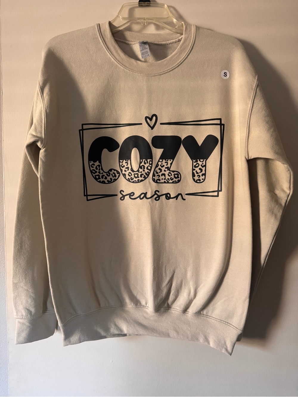 Gildan Cream "COZY season" Graphic Sweatshirt